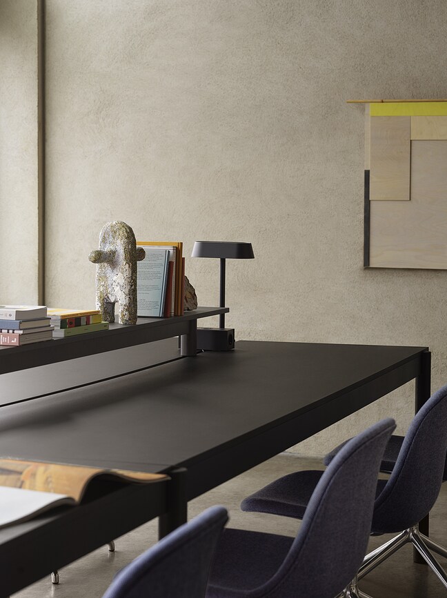 Cargador para encimera Linear, gris