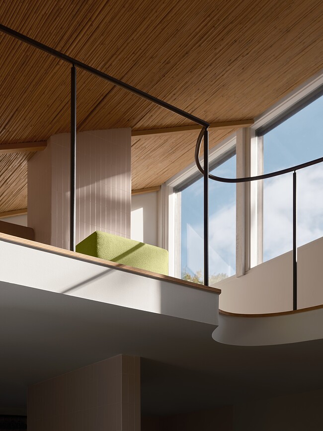 Espejo de acero Pleat 227 x 57 cm