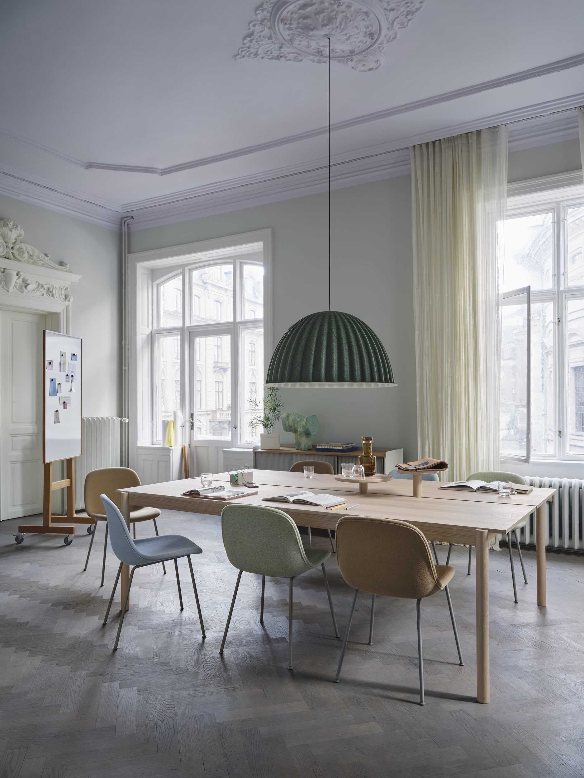 murphy Lampa wisząca Under The Bell 82 cm - Muuto 21351, Iskos