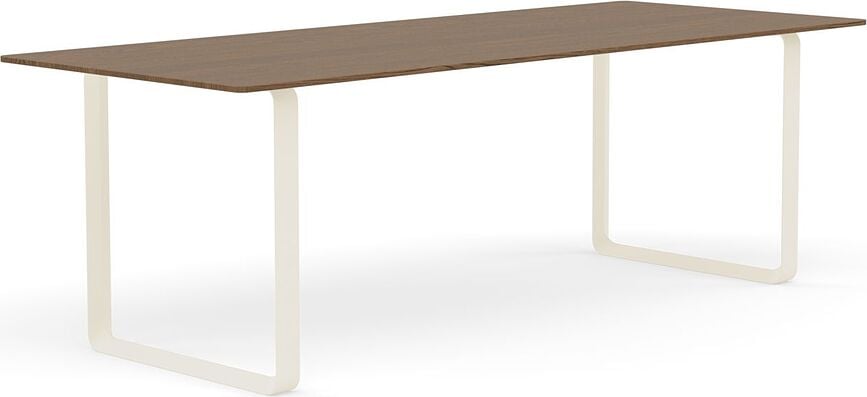 Stôl Muuto pieskovo hnedé nohy 225 x 90 cm tmavý dub