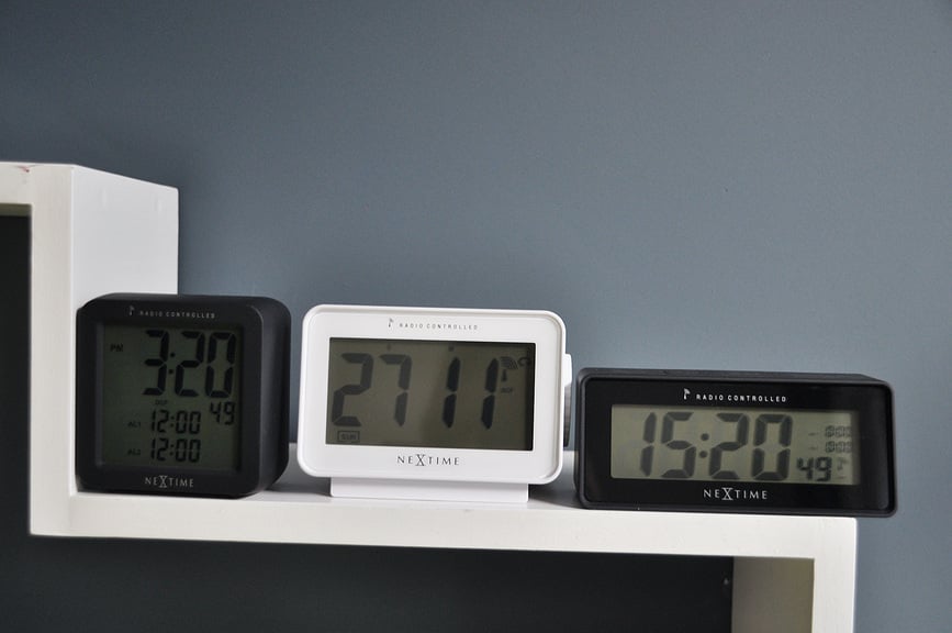 Easy Alarm Budilica stolna s radiom radiokontrolirana