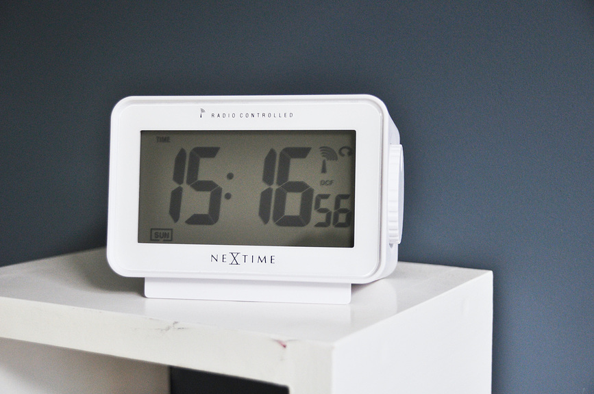 Easy Alarm Radio-réveil de table radiopiloté