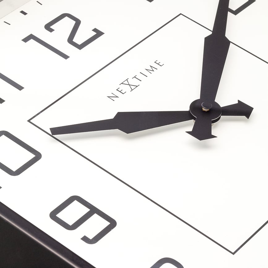 Reloj de pared Be Square, con cifras árabes