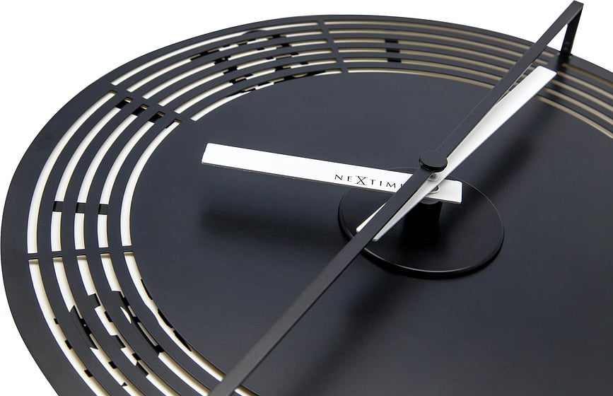 Reloj de pared Motion, con números romanos