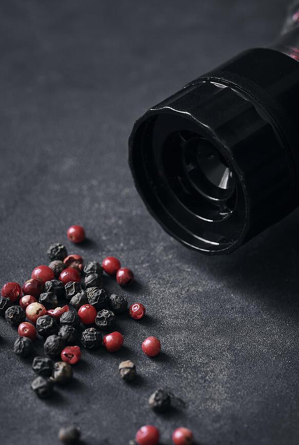 Nicolas Vahe Papar crni i ružičasti s mlincem