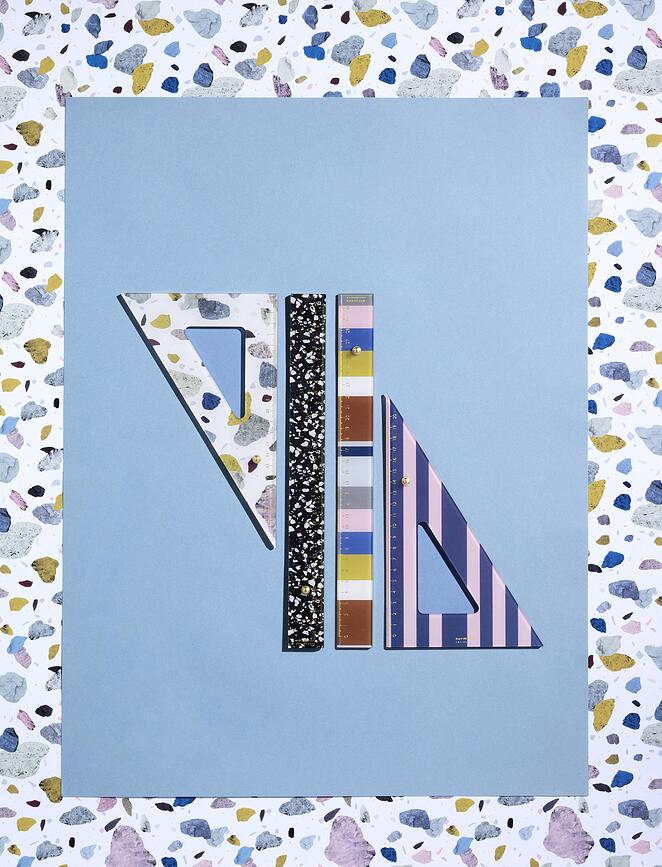 Escuadra Daily Fiction, diseño Space Stone Light