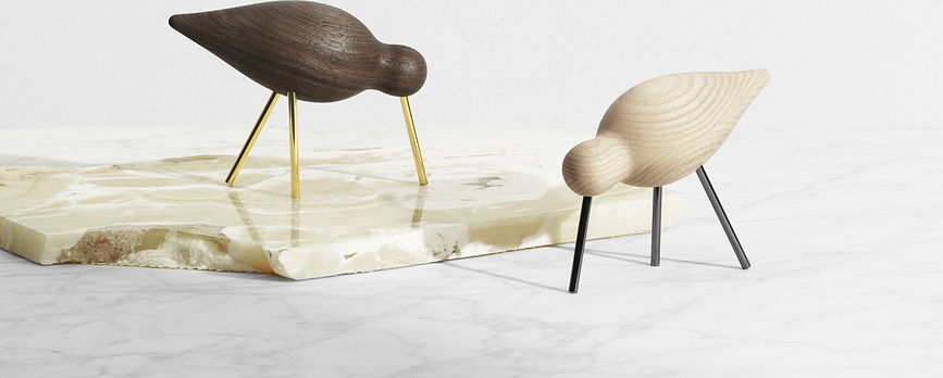 Figura decorativa de madera de nogal Shorebird M, con patas de latón