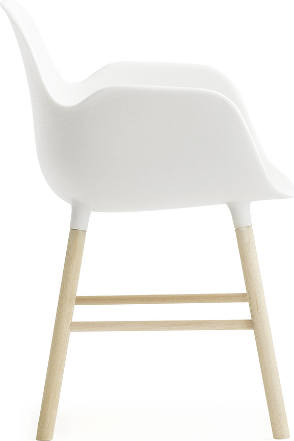 Figura decorativa Form Miniature, silla con reposabrazos, negra