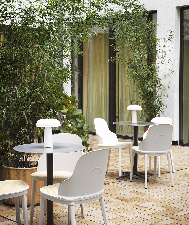 Lámpara de Mesa Porta, blanca