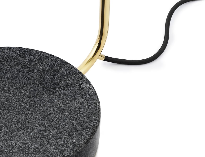 Lámpara de pie Grant, de latón