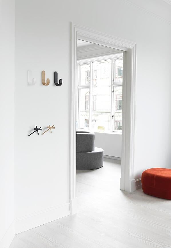 Perchero Curve, madera de nogal