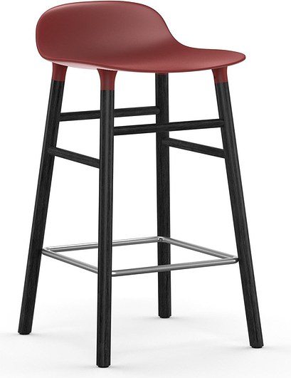 Stołek barowy Form 65 cm czerwony czarne drewno dębowe