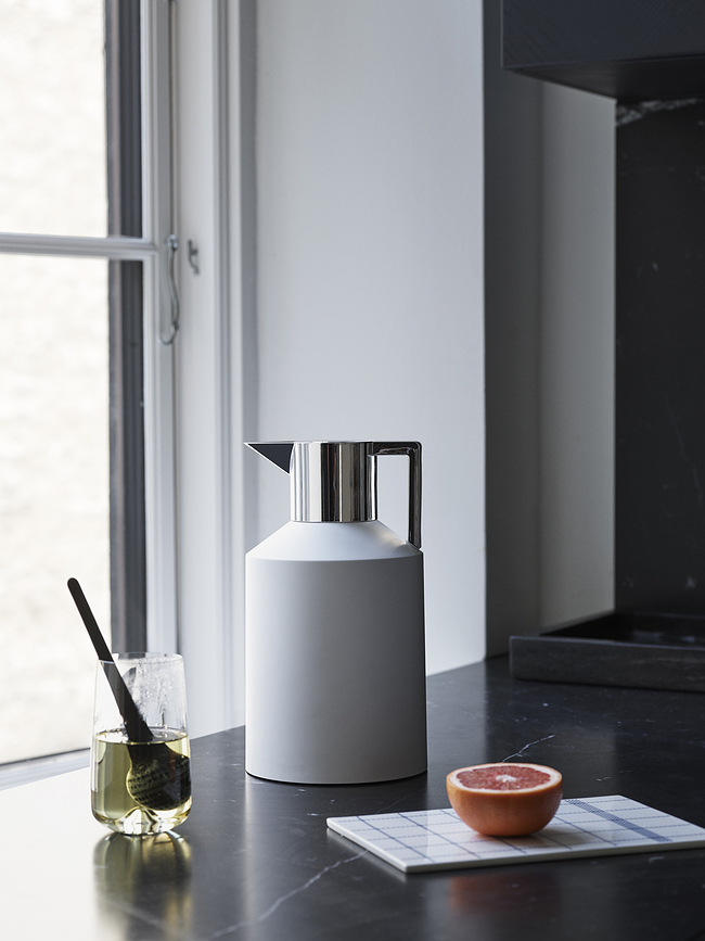 Termo Geo Anniversary, 1,5 l, negro y dorado