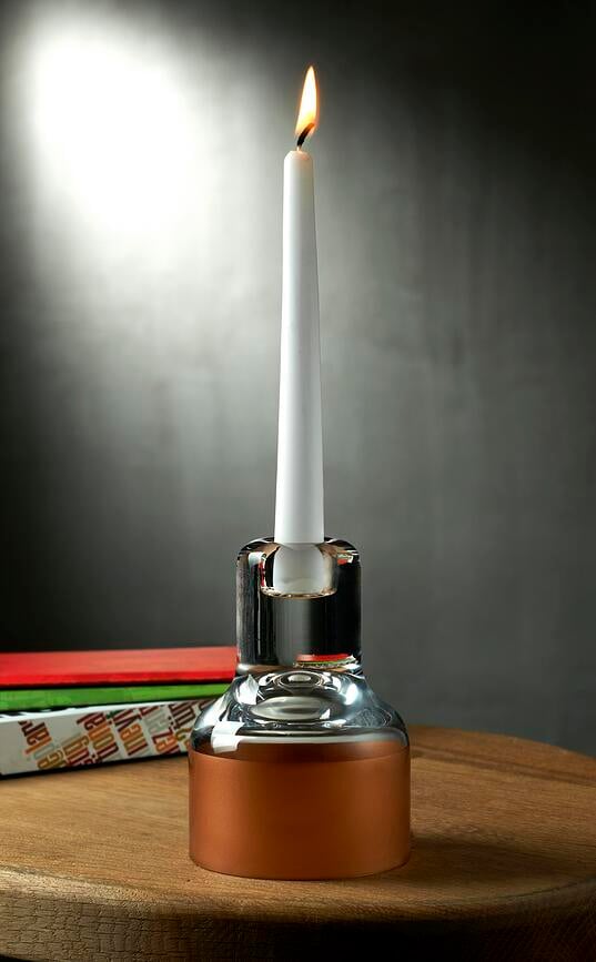 Portavelas para vela clásica Contour, transparente, con base de cobre