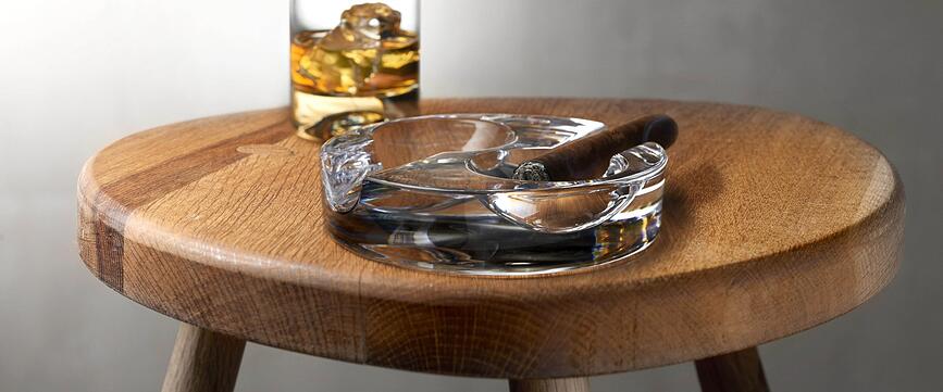 Vaso de whisky Hemingway & Altruist, con cenicero, Set de 2 piezas