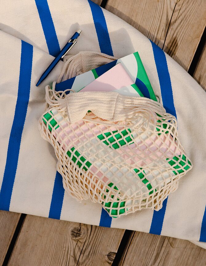 Graphic Write Against The Machines Notes s pikami, 256 strani, 120 g/m²