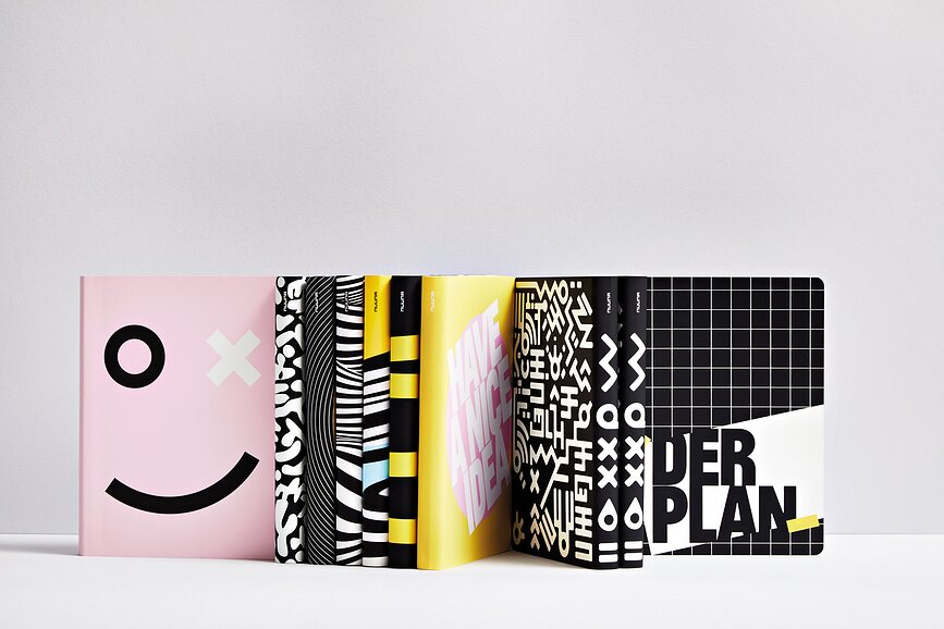 Graphic Write Against The Machines Notes s pikami, 256 strani, 120 g/m²