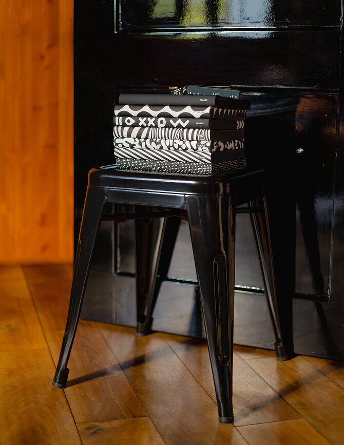 Graphic Write Against The Machines Notes s pikami, 256 strani, 120 g/m²