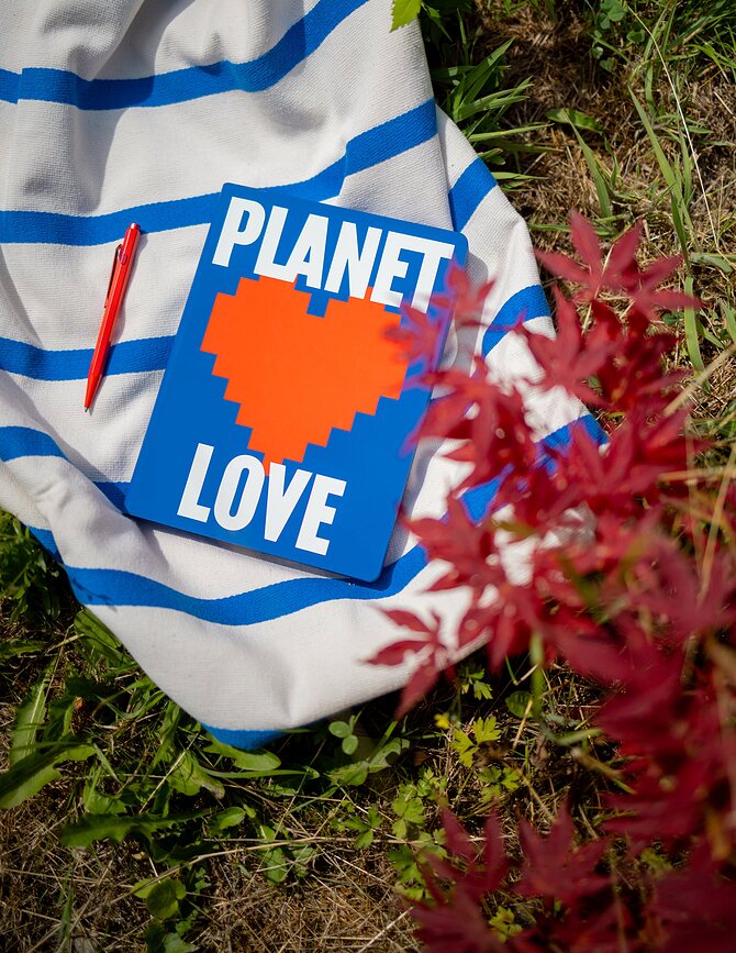 Graphic Write Against The Machines Σημειωματάριο με τελείες, L, 256 σελίδες, 120 g/m²