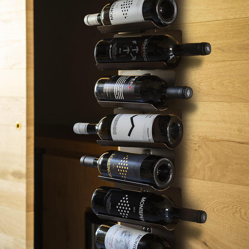 Botellero de pared Ptolomeo, 208 cm, plateado