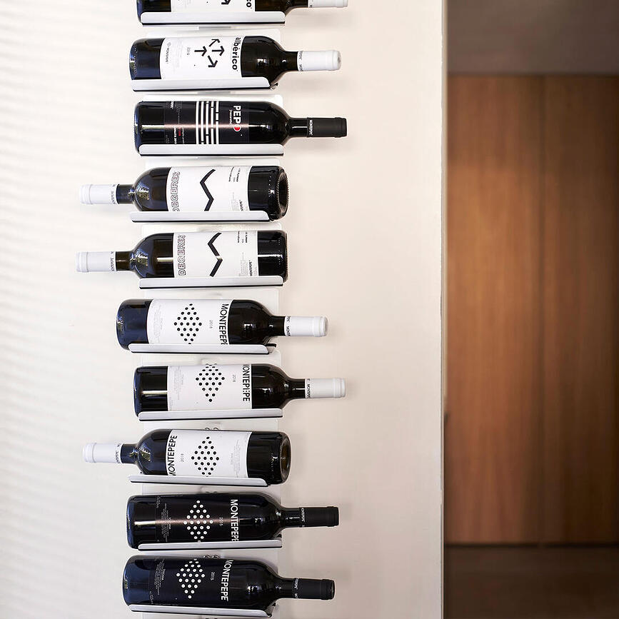 Botellero de pared Ptolomeo, 208 cm, plateado