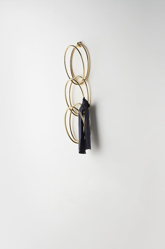 Perchero modular Senzatempo, fijación de pared dorada