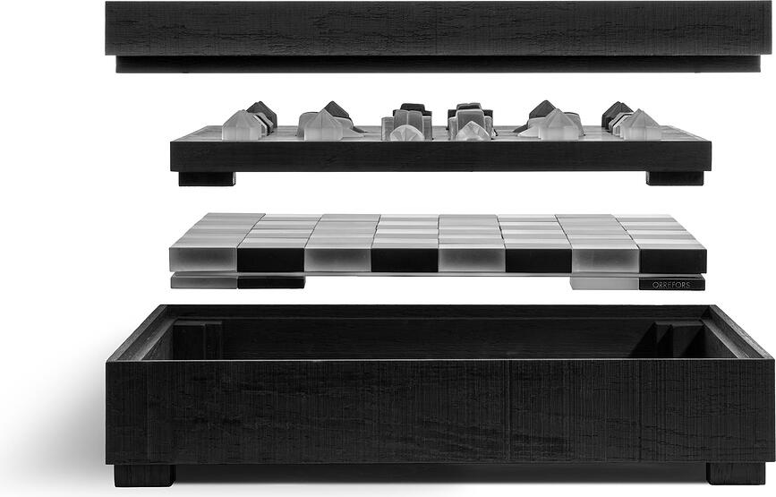 Orrefors x Jay3lle Chess Set