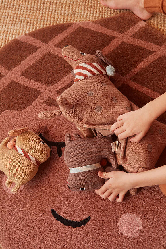 Alfombra Infantil OYOY, forma de bellota, 80 cm