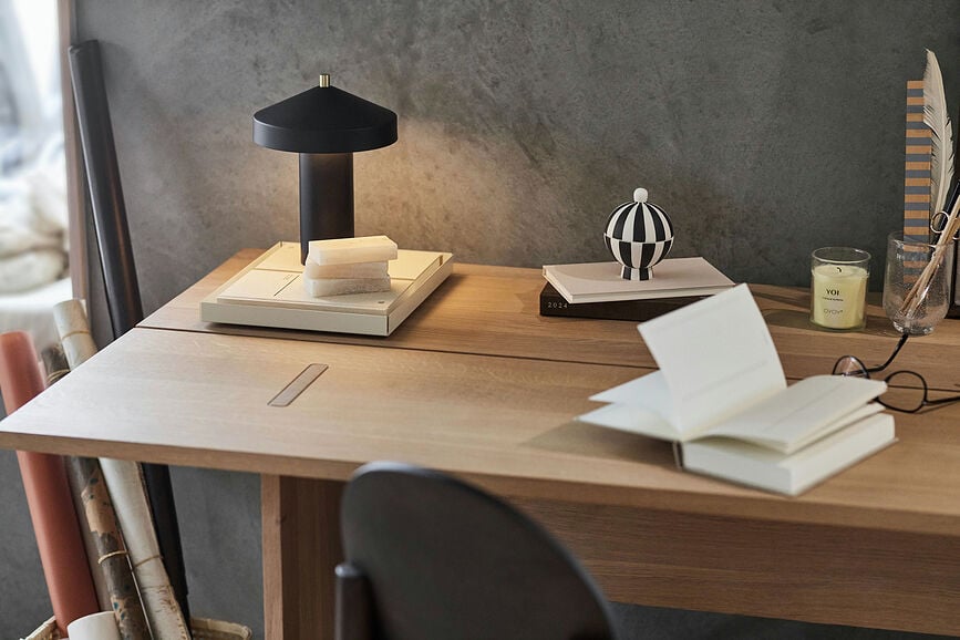 Hatto Stolna Lampa bežična LED 24,5 cm bijela