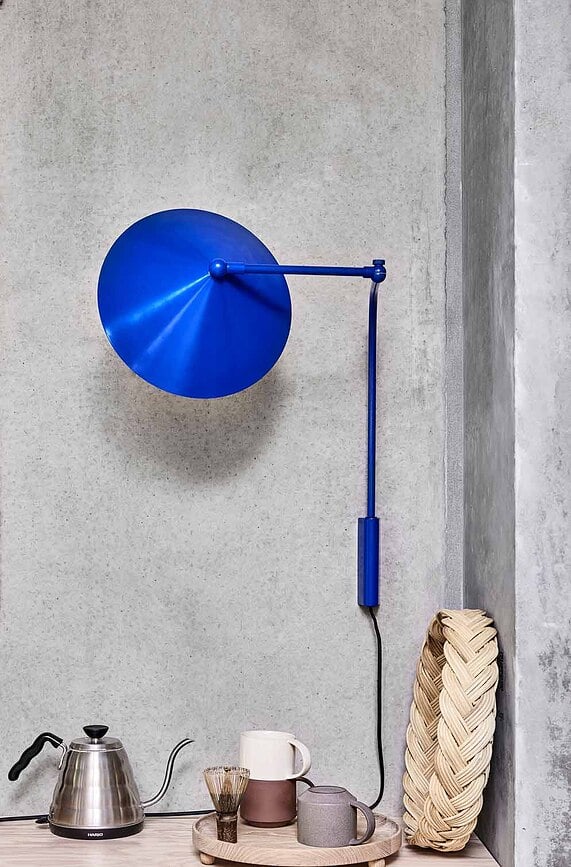 Kasa Zidna Svjetiljka slomljena bijela