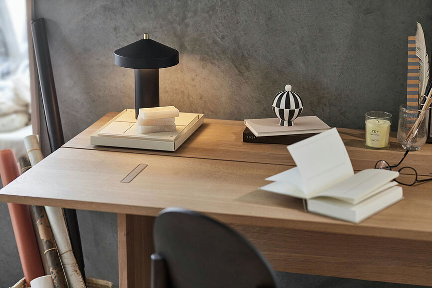 Lámpara de mesa inalámbrica LED Hatto, 24,5 cm, blanca