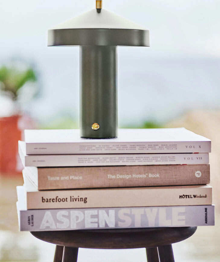 Lámpara de mesa inalámbrica LED Hatto, 24,5 cm, blanca