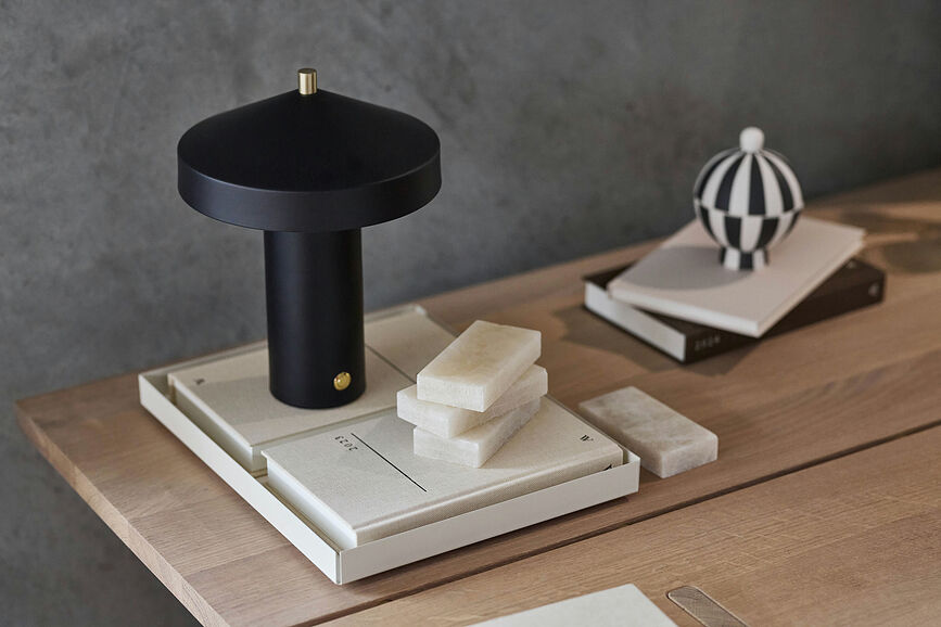 Lámpara de mesa inalámbrica LED Hatto, 24,5 cm, blanca