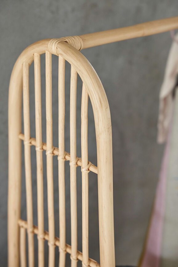 Nana Stojalo za otroška oblačila