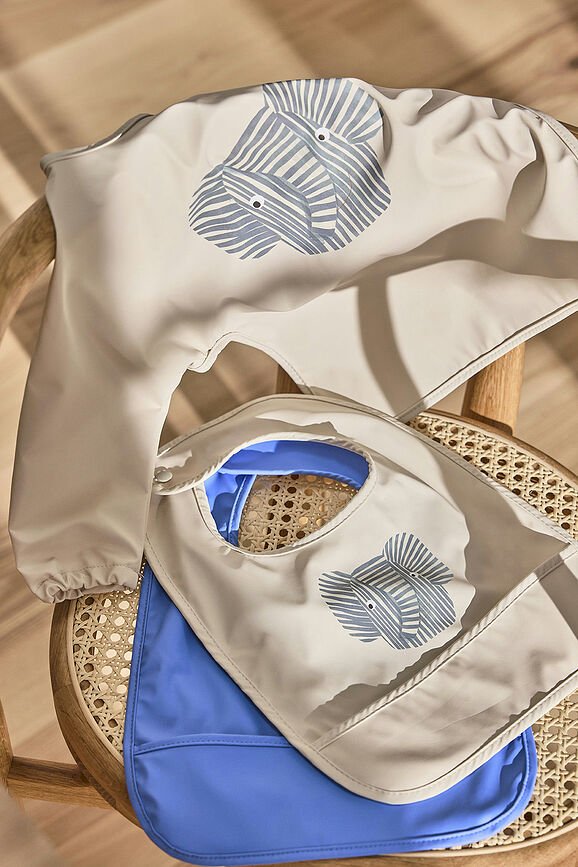 OYOY Lobo Lion Σαλιάρα με μανίκια, 43 x 74 εκ.