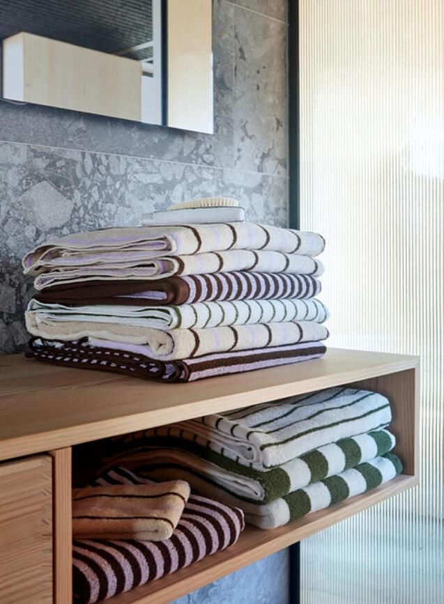 Raita Serviette 100 x 150 cm, beige et violette