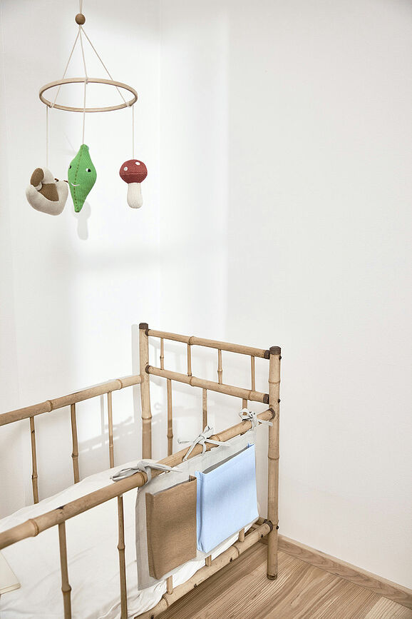 Saga Viseči organizator, rjavo-moder