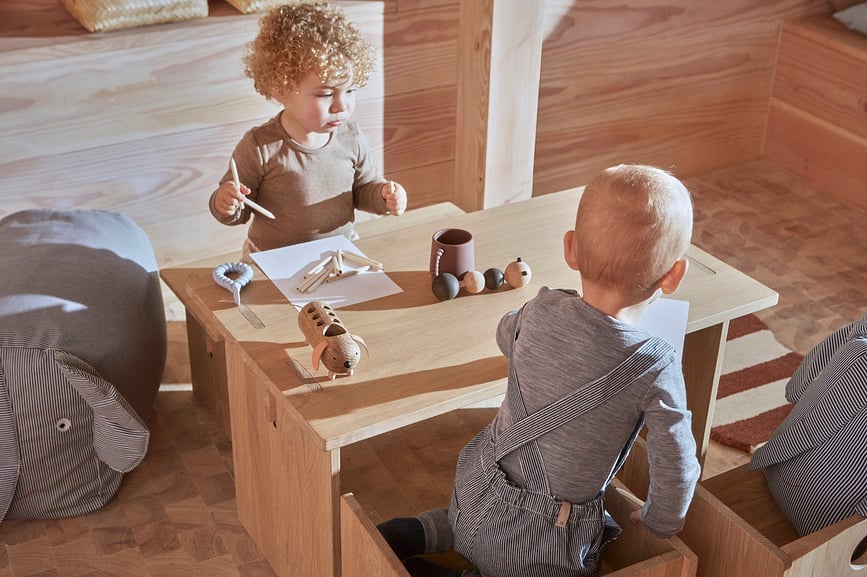 Sonajero de madera Larva