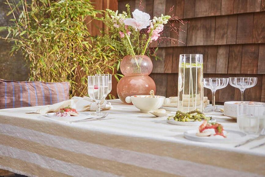 Striped Nappe 140 x 260 cm, blanche et bleue