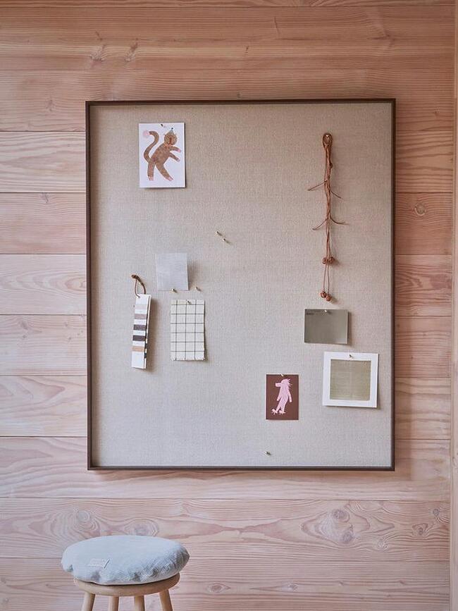 Tablero de Corcho Peili, con marco de fresno natural, 100 x 120 cm