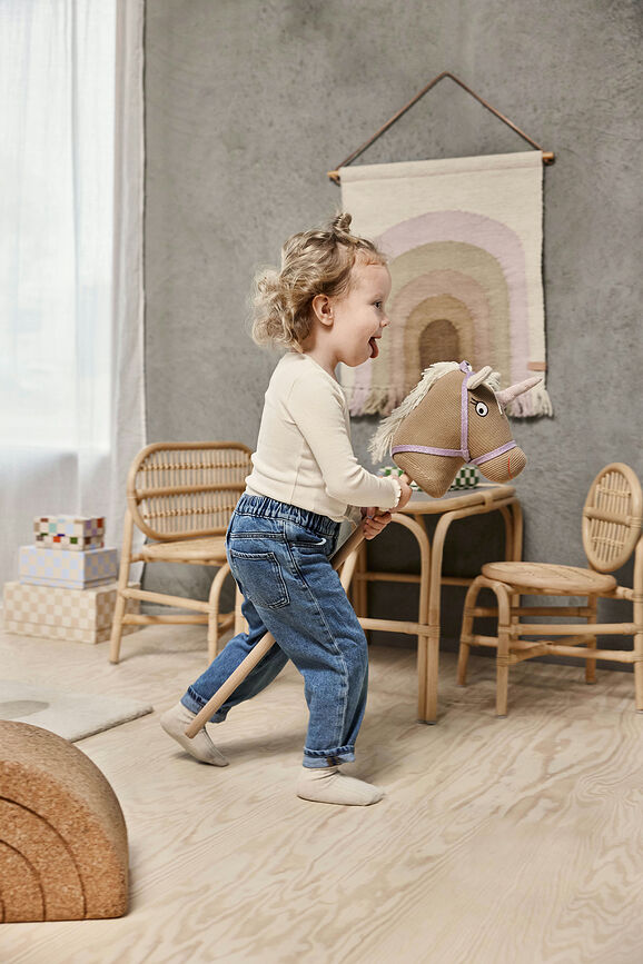 Ummi Jednorog na štapu