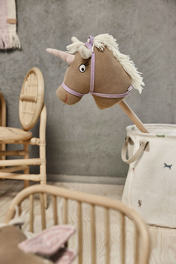 Ummi Licorne sur Bâton