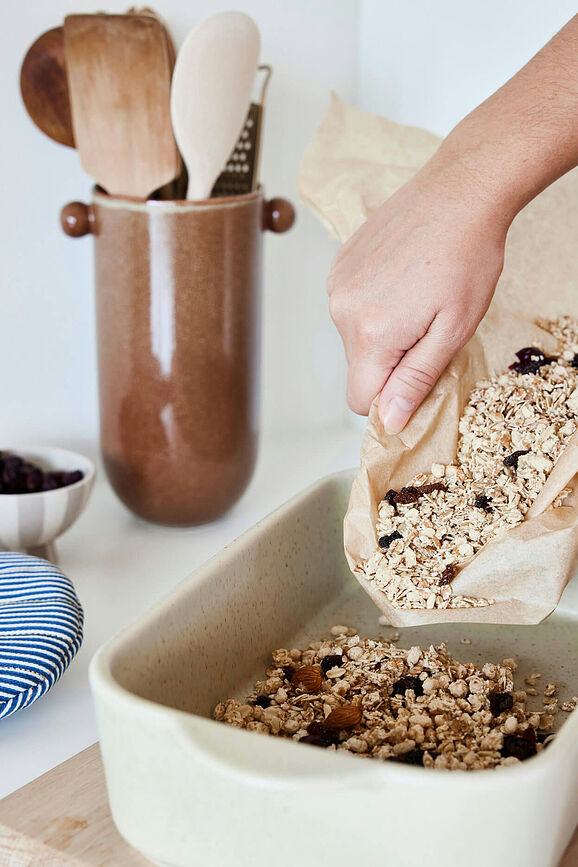 Yuka Pekač, 32 cm, rjav