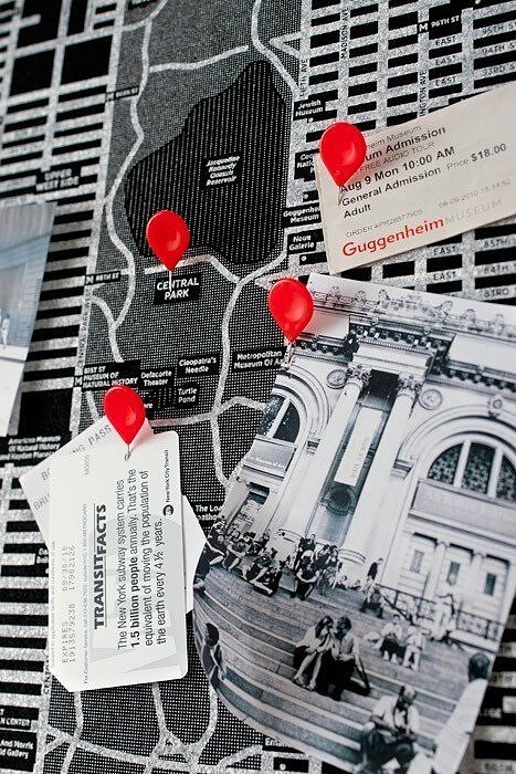 Pin City Zidna Dekoracija London crna