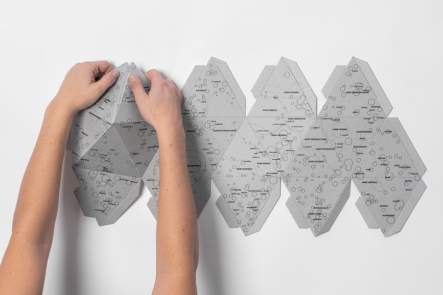 There The Moon Dekoracija Globus M