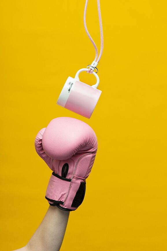 Pantone Tasse 385 ml, or rose