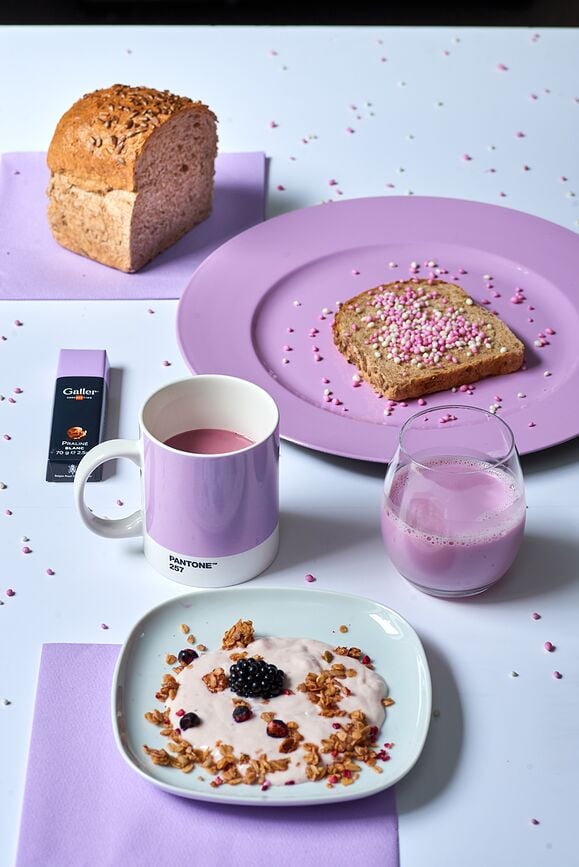 Pantone Tasse 385 ml, or rose