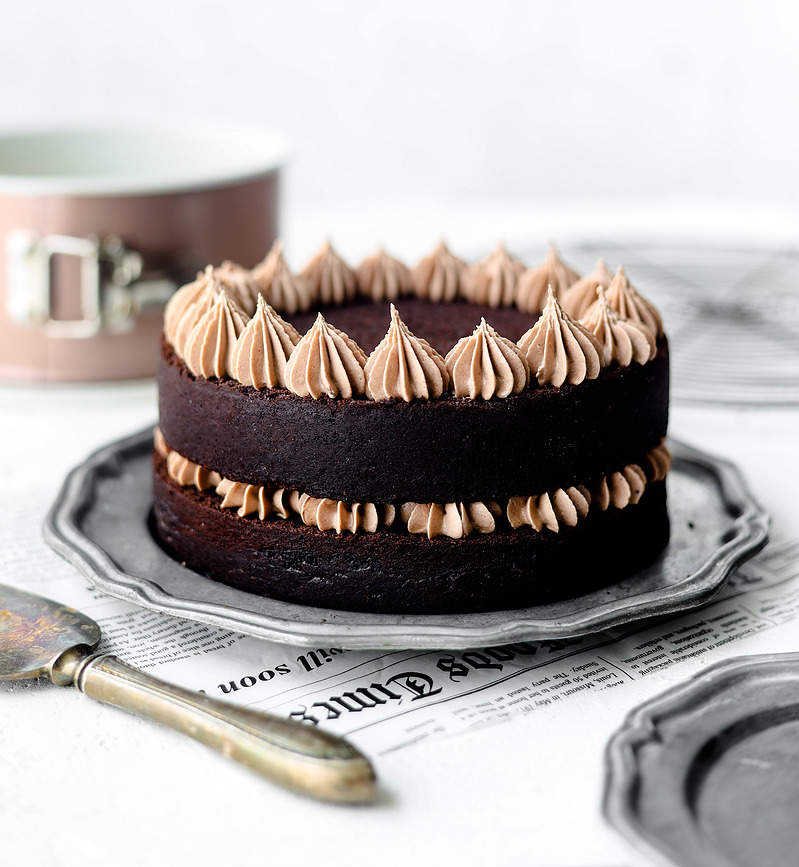 Kalup za Torte visoki s poklopcem keramički 18 cm