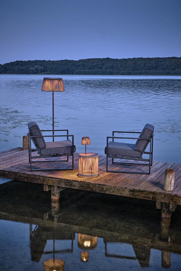 Lámpara solar de pie Lumen, marrón