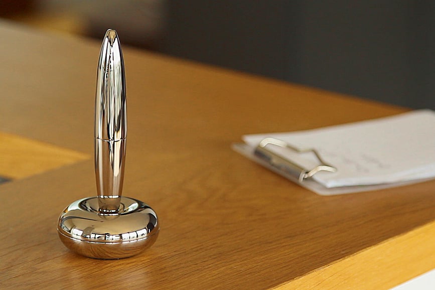 Lucy Kemični svinčnik z magnetnim stojalom